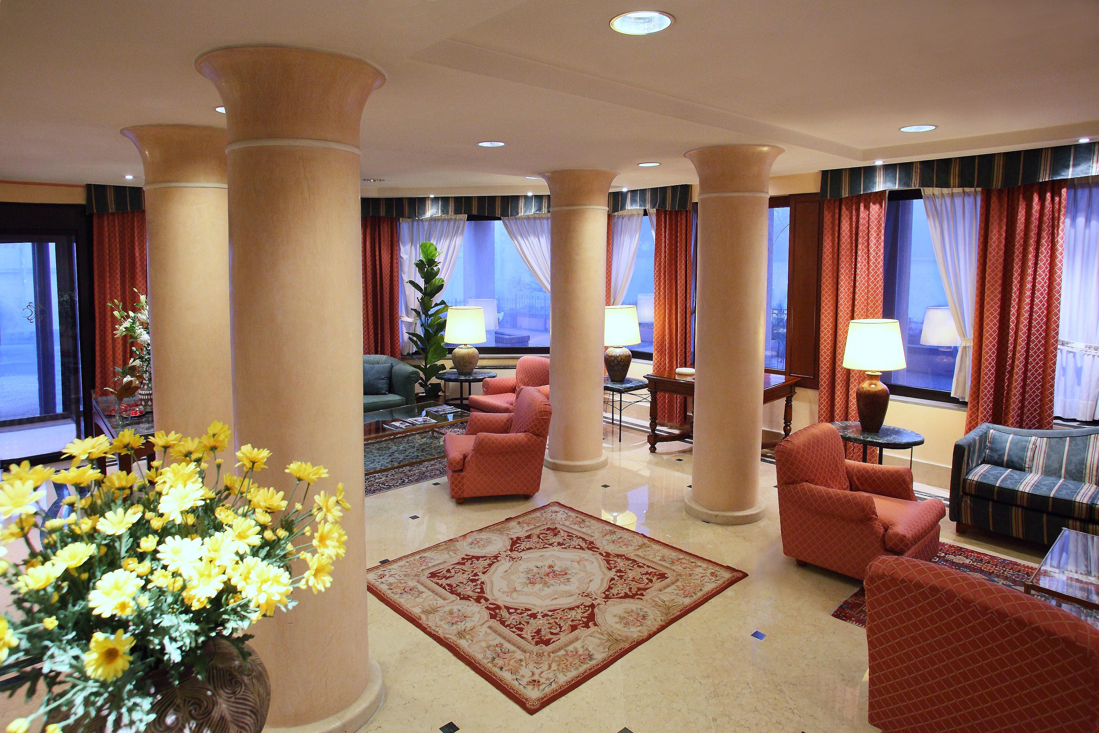 Hotel Cyrano Saronno Zewnętrze zdjęcie